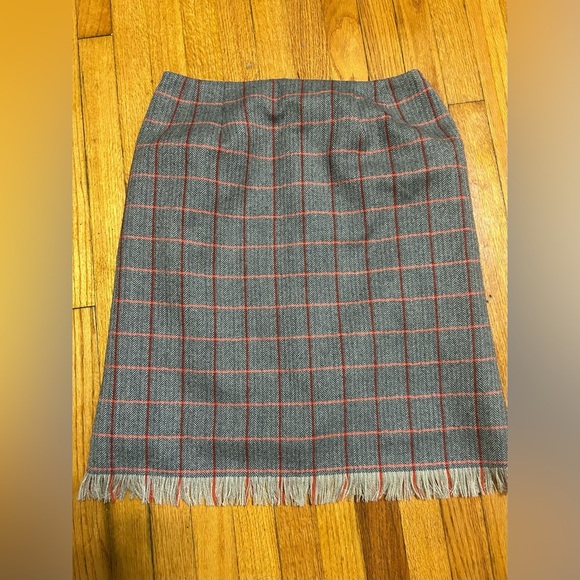 Harve Benard Dresses & Skirts - Harve Benard Sport Wool Knee Length Skirt Fringe Detail Women’s Size 14